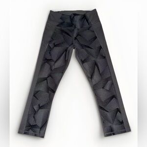 Under Armour medium Athletic cropped leggings Black Gray yoga gym workout crop